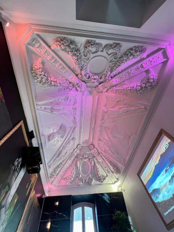 Capsule Art Deco - Jacuzzi - Netflix - Home Cinema - Arcade De Jeux & Nintendo Switch - 2 Chambres - Filet Suspendu Valenciennes Eksteriør billede