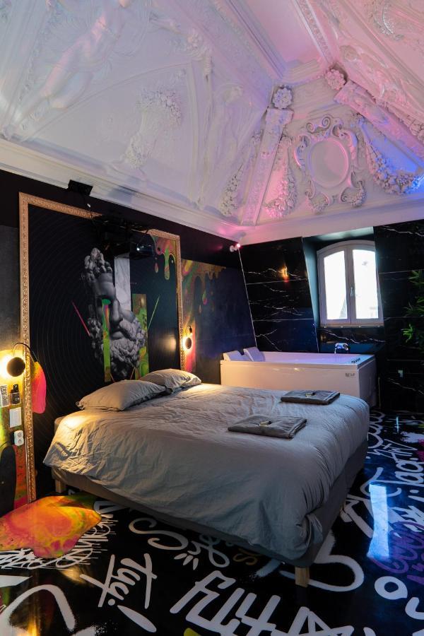 Capsule Art Deco - Jacuzzi - Netflix - Home Cinema - Arcade De Jeux & Nintendo Switch - 2 Chambres - Filet Suspendu Valenciennes Eksteriør billede