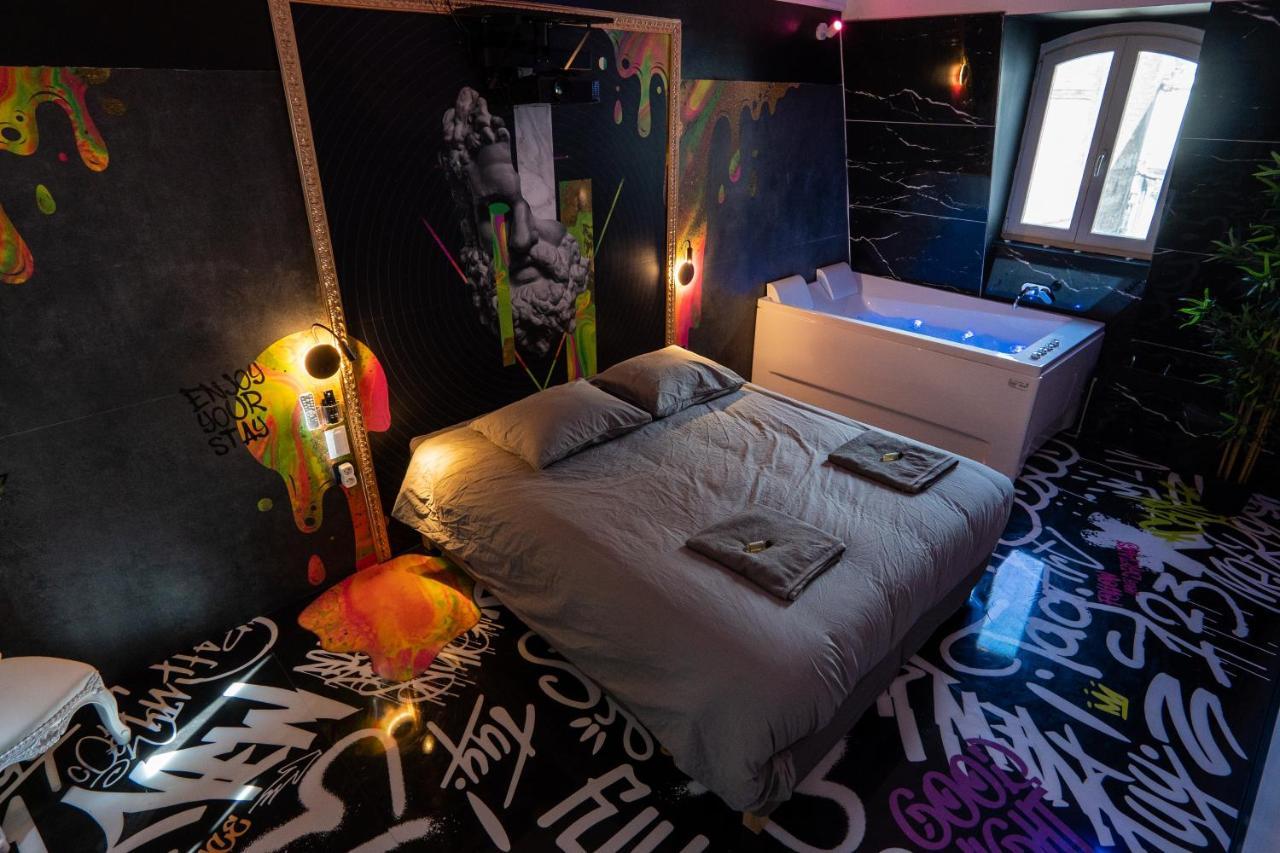 Capsule Art Deco - Jacuzzi - Netflix - Home Cinema - Arcade De Jeux & Nintendo Switch - 2 Chambres - Filet Suspendu Valenciennes Eksteriør billede