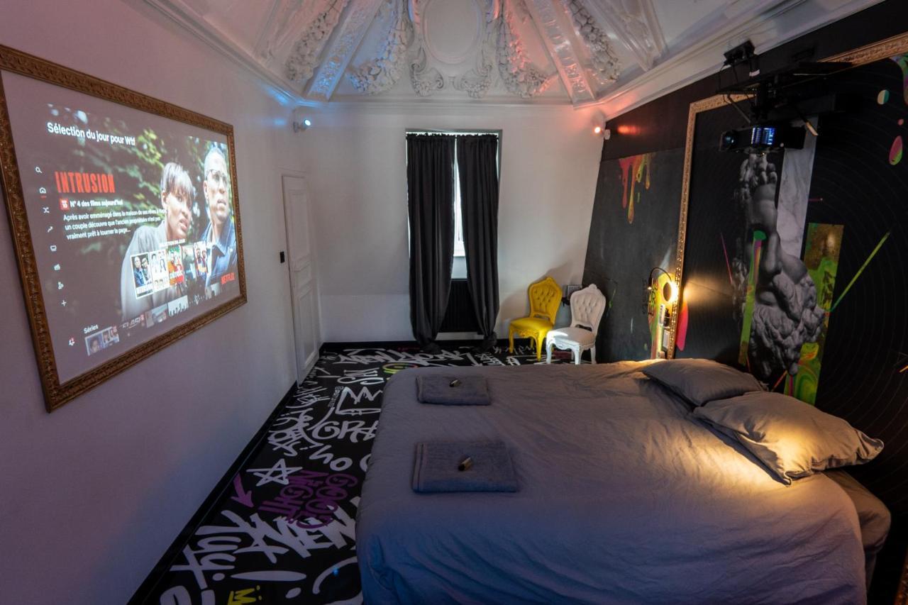 Capsule Art Deco - Jacuzzi - Netflix - Home Cinema - Arcade De Jeux & Nintendo Switch - 2 Chambres - Filet Suspendu Valenciennes Eksteriør billede
