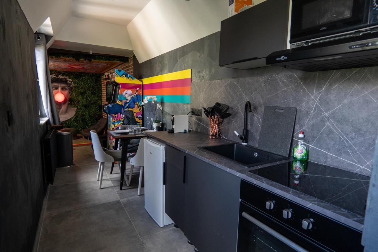 Capsule Art Deco - Jacuzzi - Netflix - Home Cinema - Arcade De Jeux & Nintendo Switch - 2 Chambres - Filet Suspendu Valenciennes Eksteriør billede